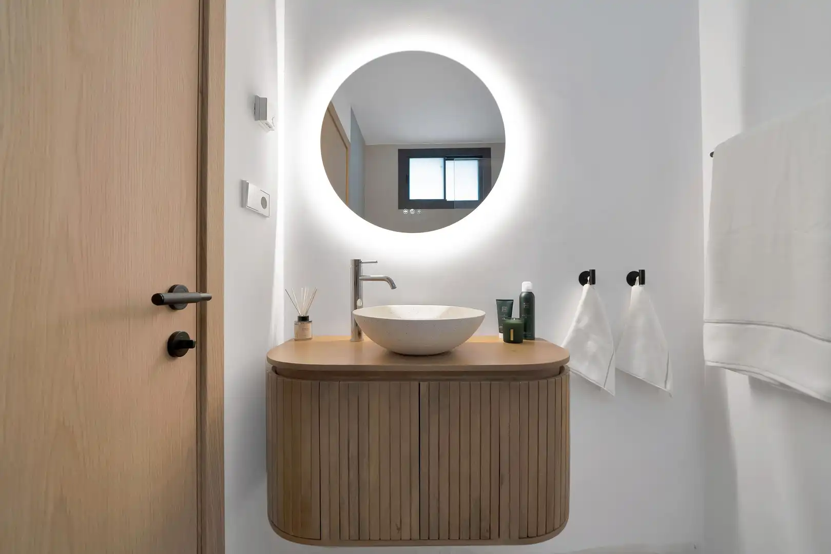 Baño de Estudio en venta en Marbella con Aire acondicionado, Calefacción y Jardín privado