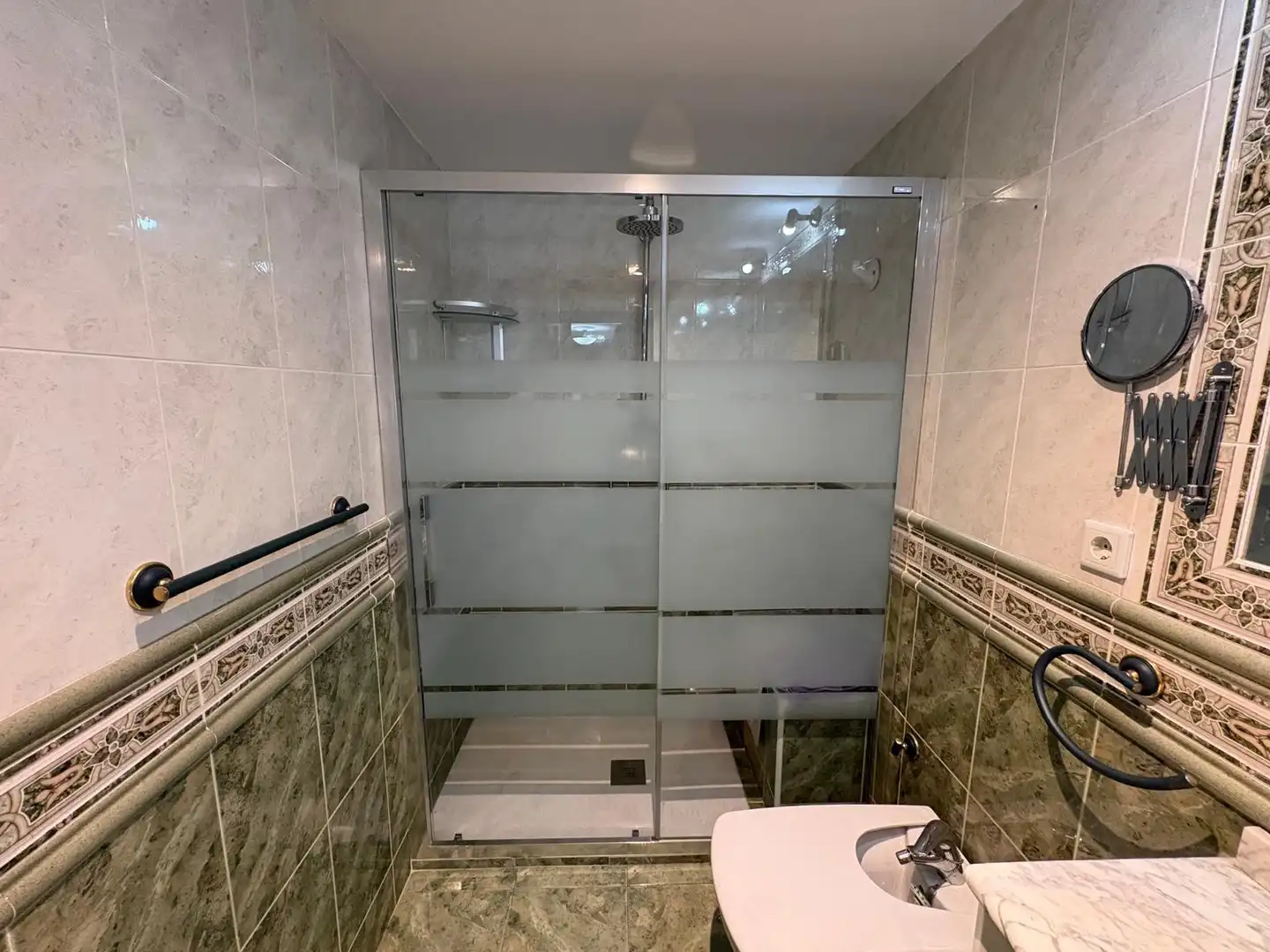 Baño de Piso en venta en Córdoba con Aire acondicionado, Calefacción y Trastero