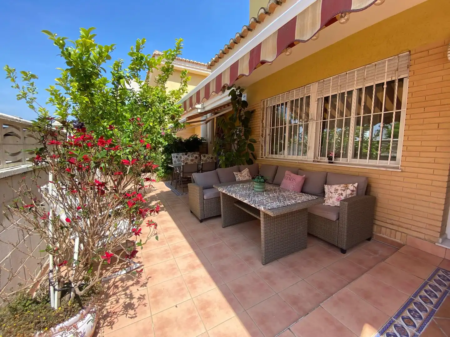 Terrassa de Casa adosada en venda en Bellreguard amb Aire condicionat, Jardí privat i Traster