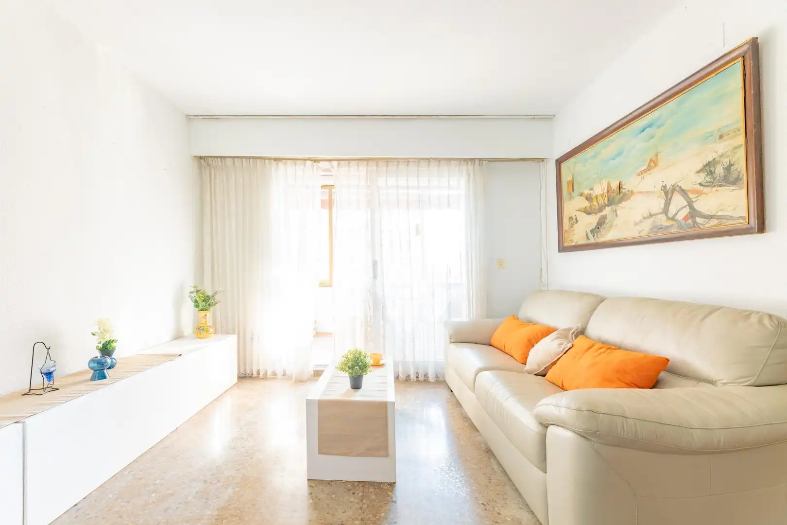 Sala de estar de Piso en venta en Valencia con Trastero, Balcón y Alarma