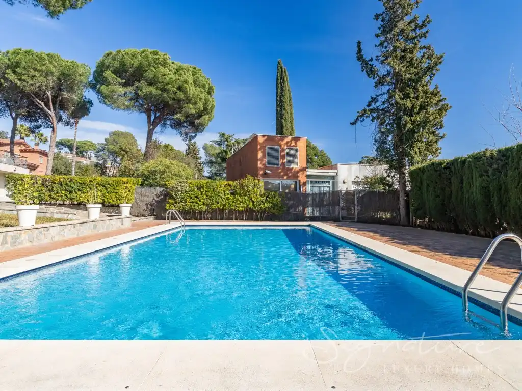 Piscina de Casa o chalet en venta en Sant Cugat del Vallès con Calefacción, Jardín privado y Terraza