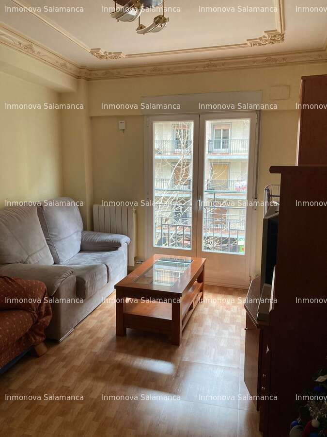 Living room of Flat for rent in Salamanca Capital  with Heating, Terrace and Furnished