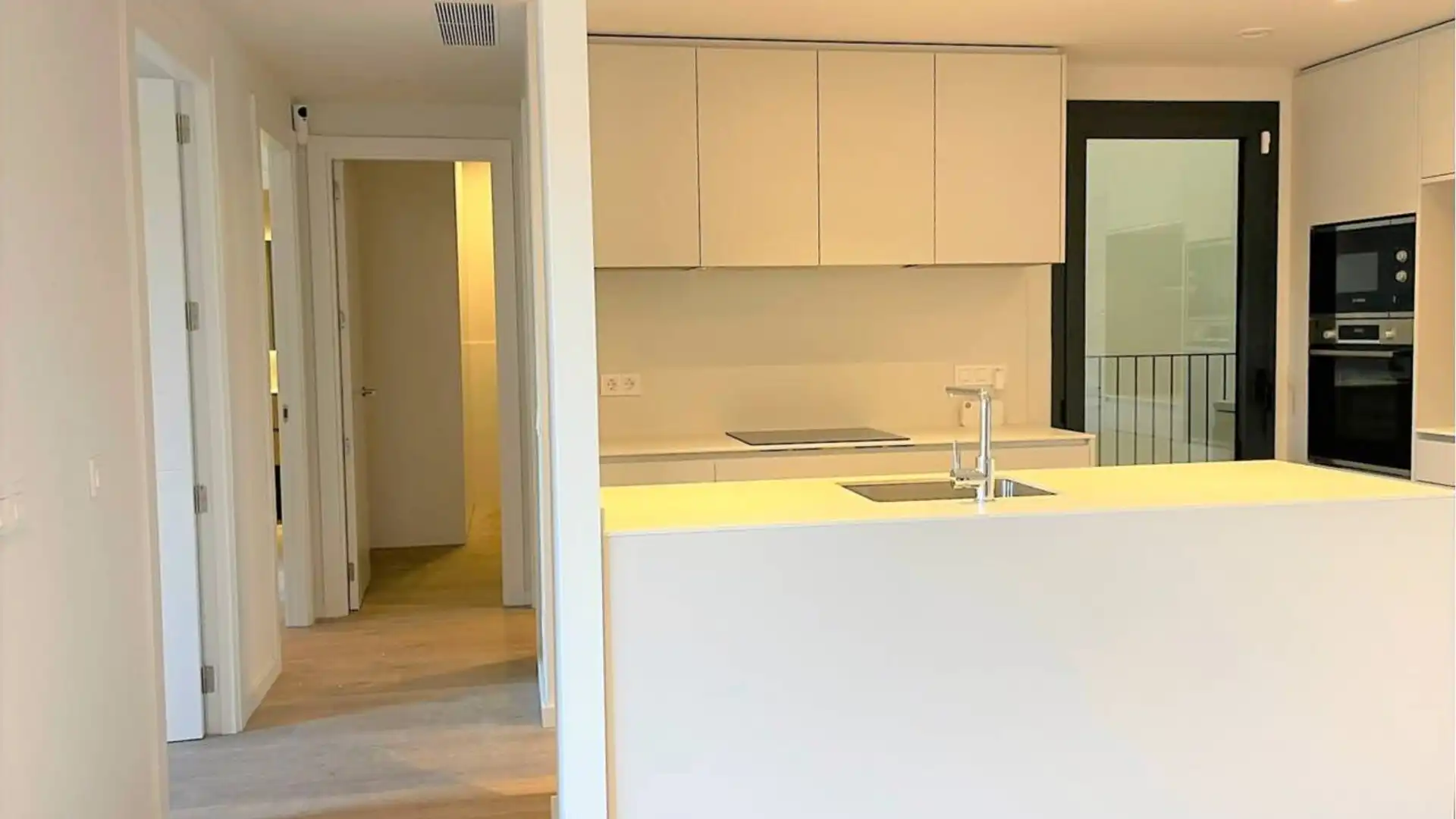 Cocina de Piso de alquiler en Girona Capital con Aire acondicionado, Calefacción y Parquet