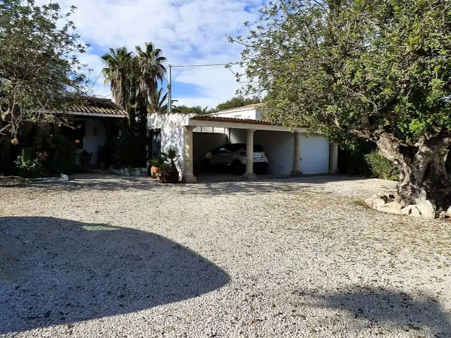 Casa rústica amb jardí en venda a Carrer Lago Aral 73, imagen 10
