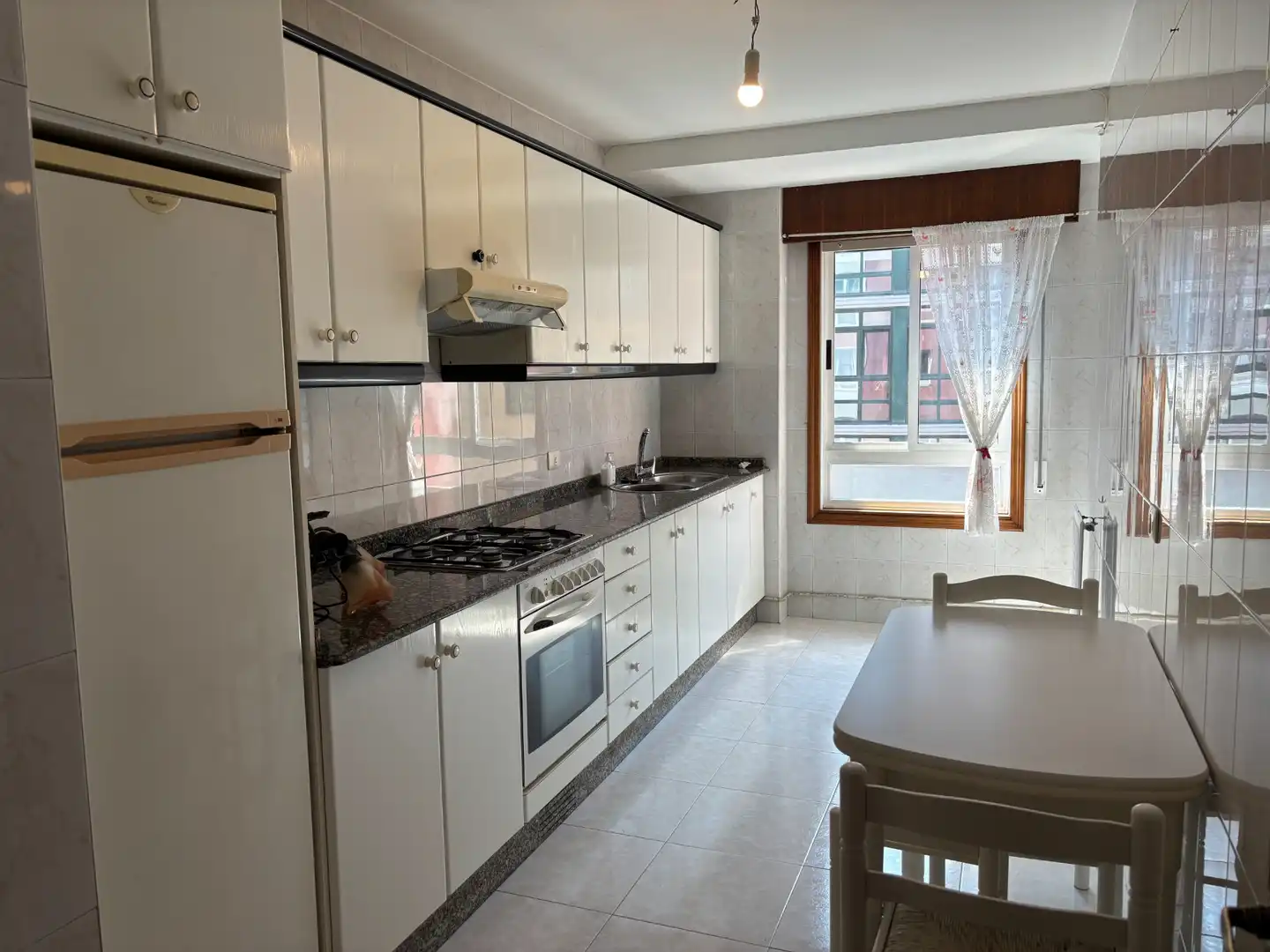 Cocina de Piso de alquiler en Culleredo con Calefacción, Parquet y Trastero