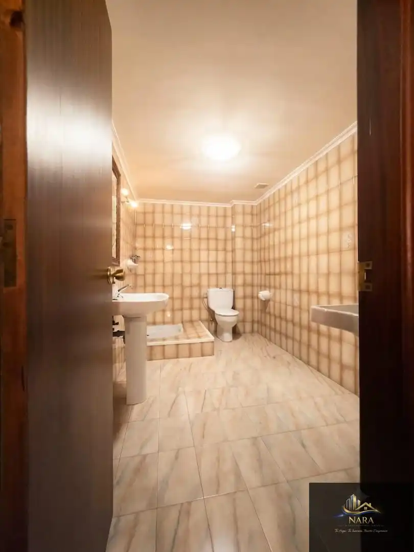 Bathroom of Houses for sale in Torrelavega   with Heating, Private garden and Parquet flooring