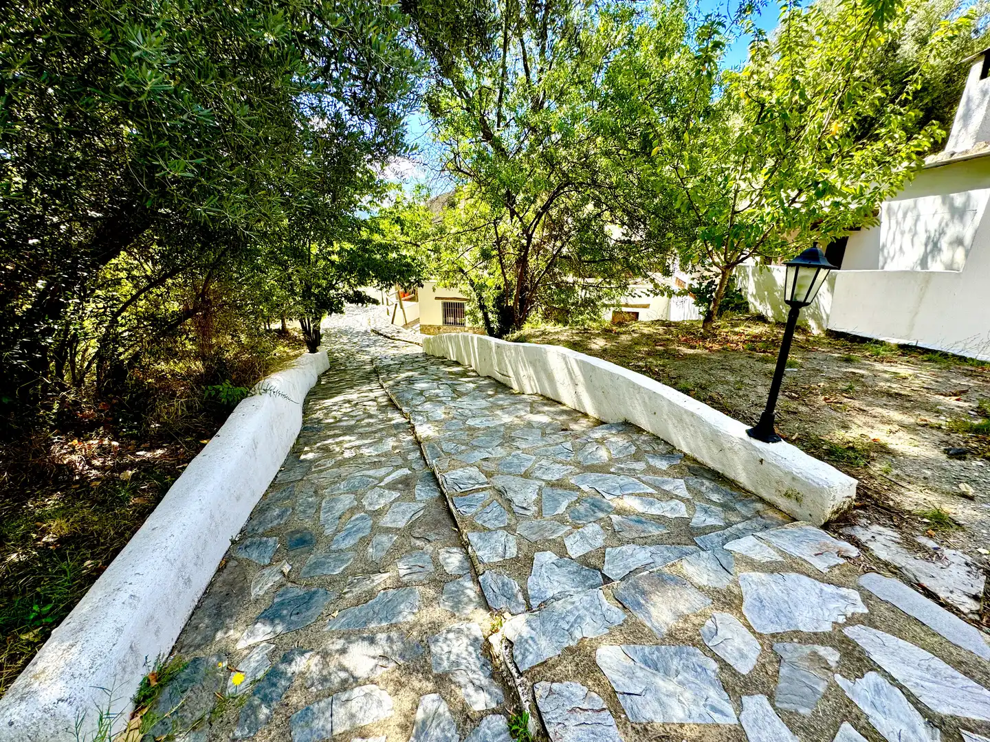 Vista exterior de Terreno en venta en Alpujarra de la Sierra