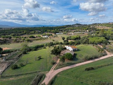 Casa rustica in vendita a Diseminado Veinat de Sant Daniel 81