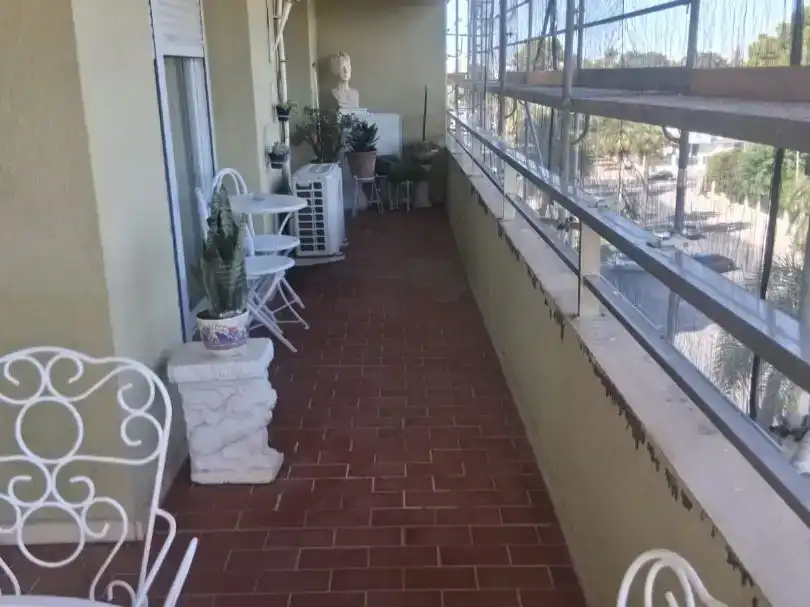 Terrassa de Pis per a compartir en Avenida - Divina Pastora - Plaza de Toros