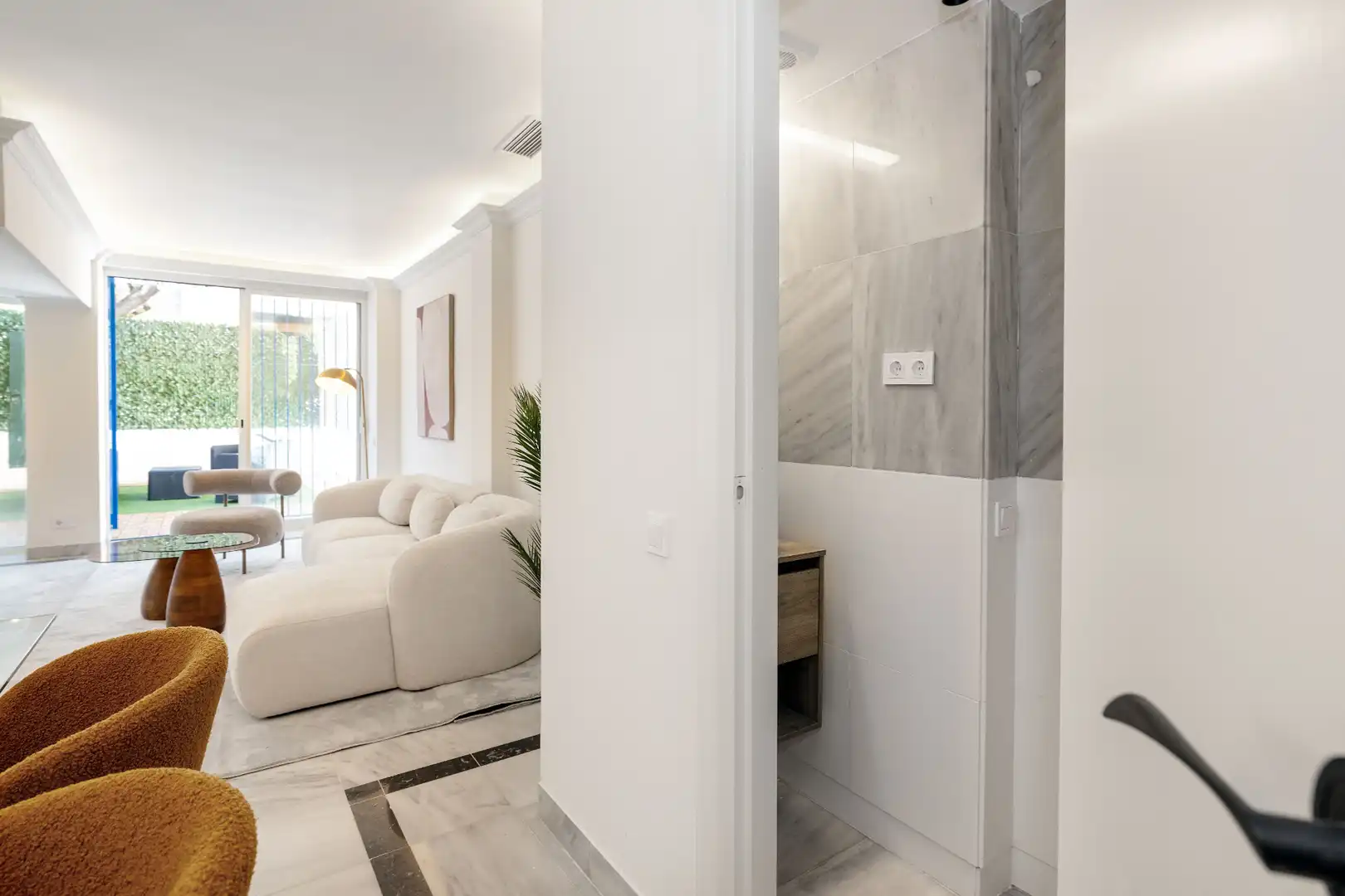 Schlafzimmer von Erdgeschoss zum Verkauf in Marbella mit Klimaanlage, Heizung und Terrasse