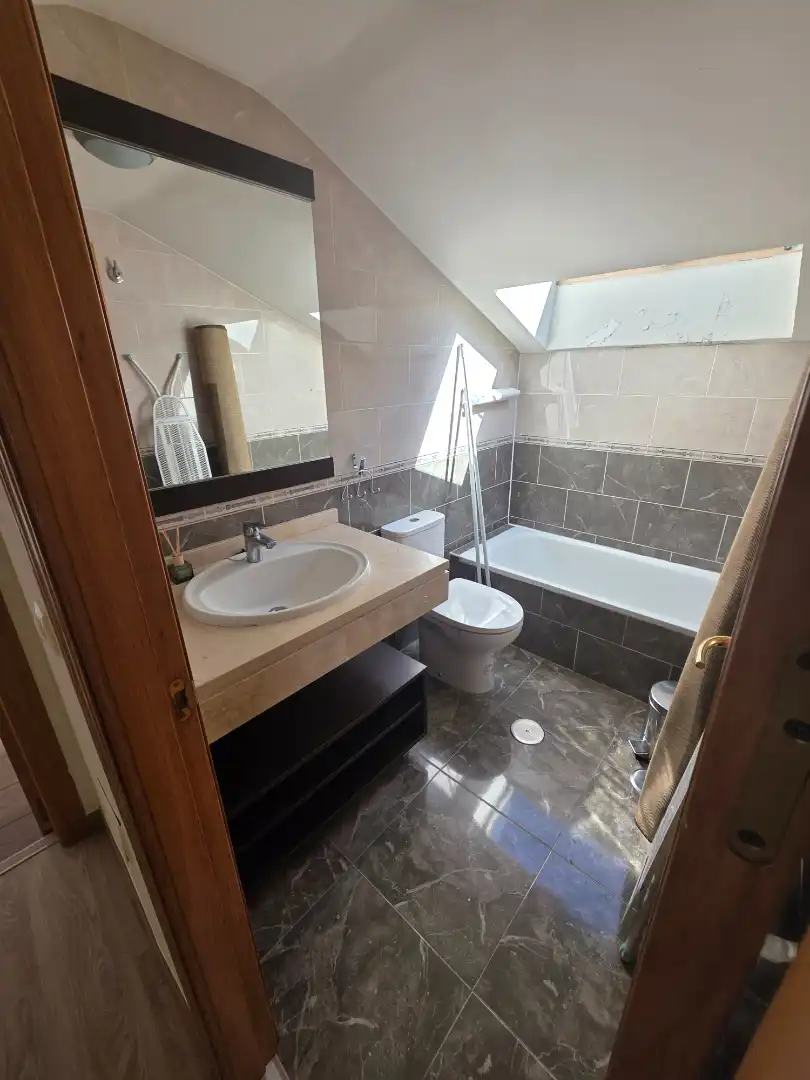 Baño de Piso en venta en Bargas con Aire acondicionado, Calefacción y Parquet