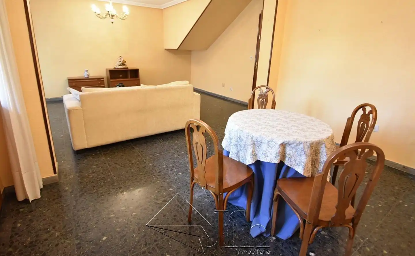 Esszimmer von Einfamilien-Reihenhaus zum Verkauf in Íscar mit Heizung und Balkon