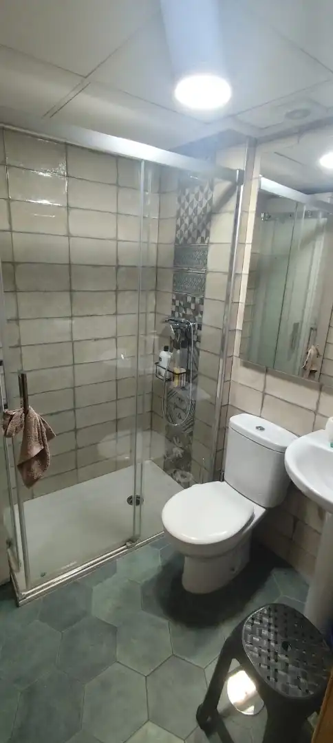Baño de Dúplex en venta en Alicante / Alacant con Aire acondicionado, Calefacción y Jardín privado
