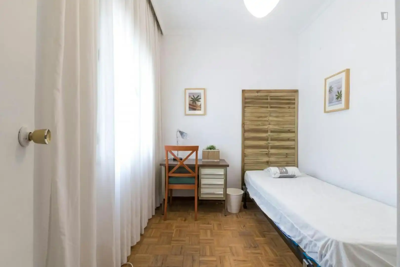Schlafzimmer von Wohnung zur Miete in Madrid mit Heizung, Möbliert und Waschmaschine