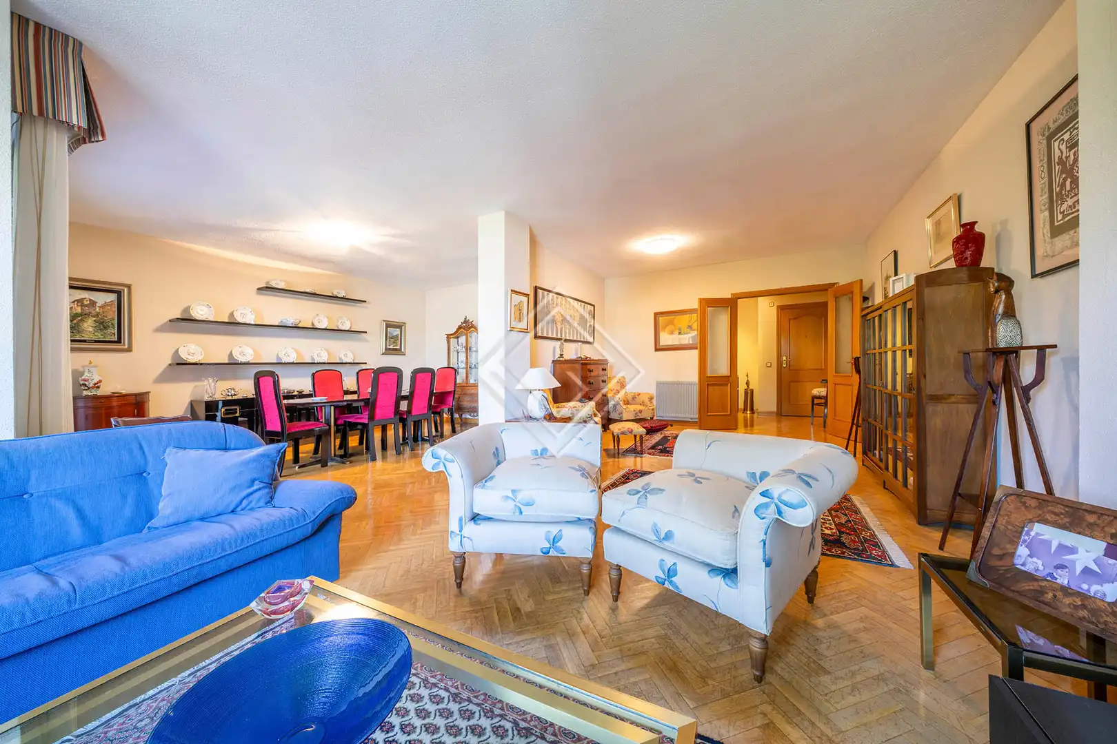 Sala de estar de Piso en venta en Madrid con Jardín privado, Terraza y Piscina comunitaria