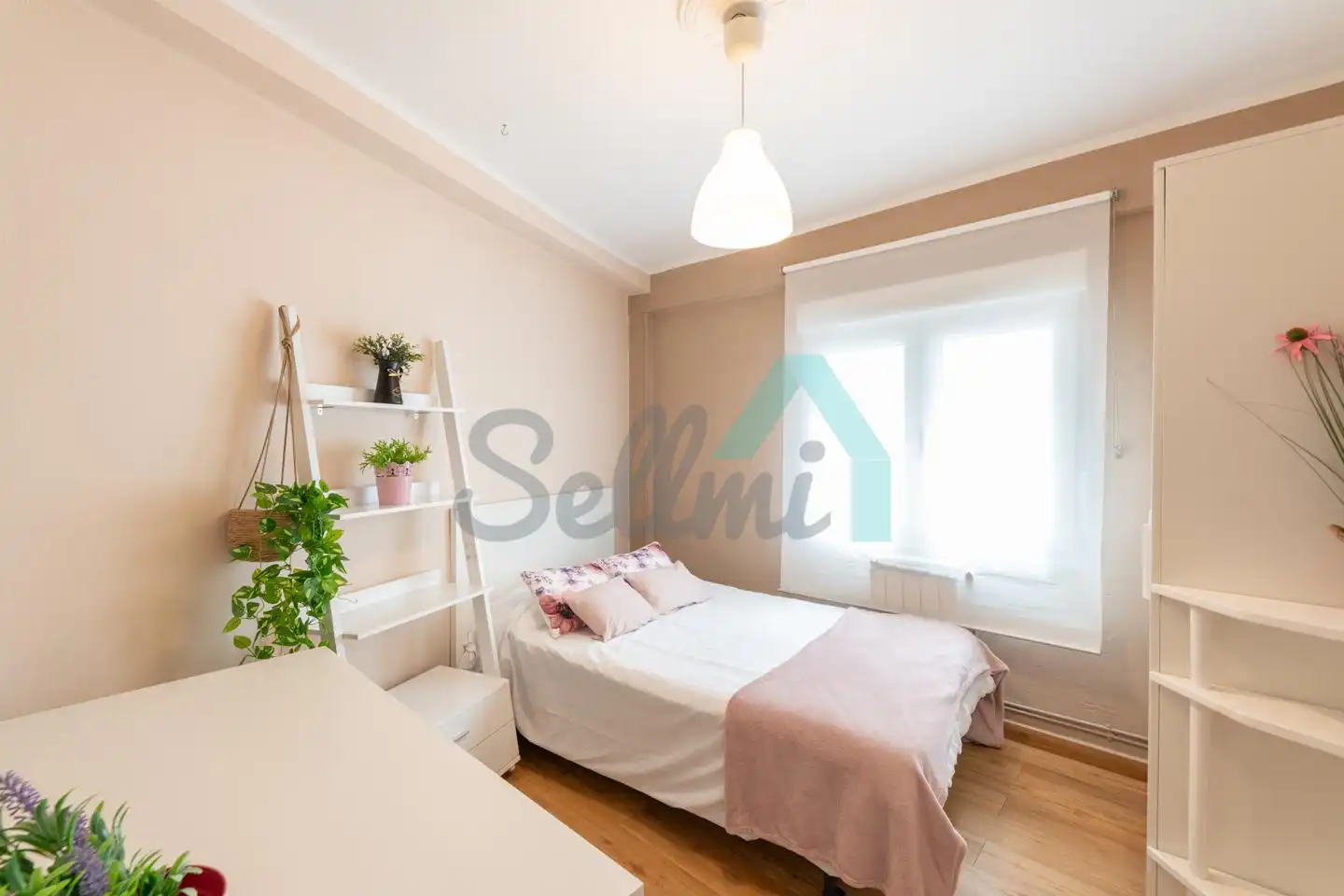 Habitación de Piso en venta en Oviedo  con Calefacción