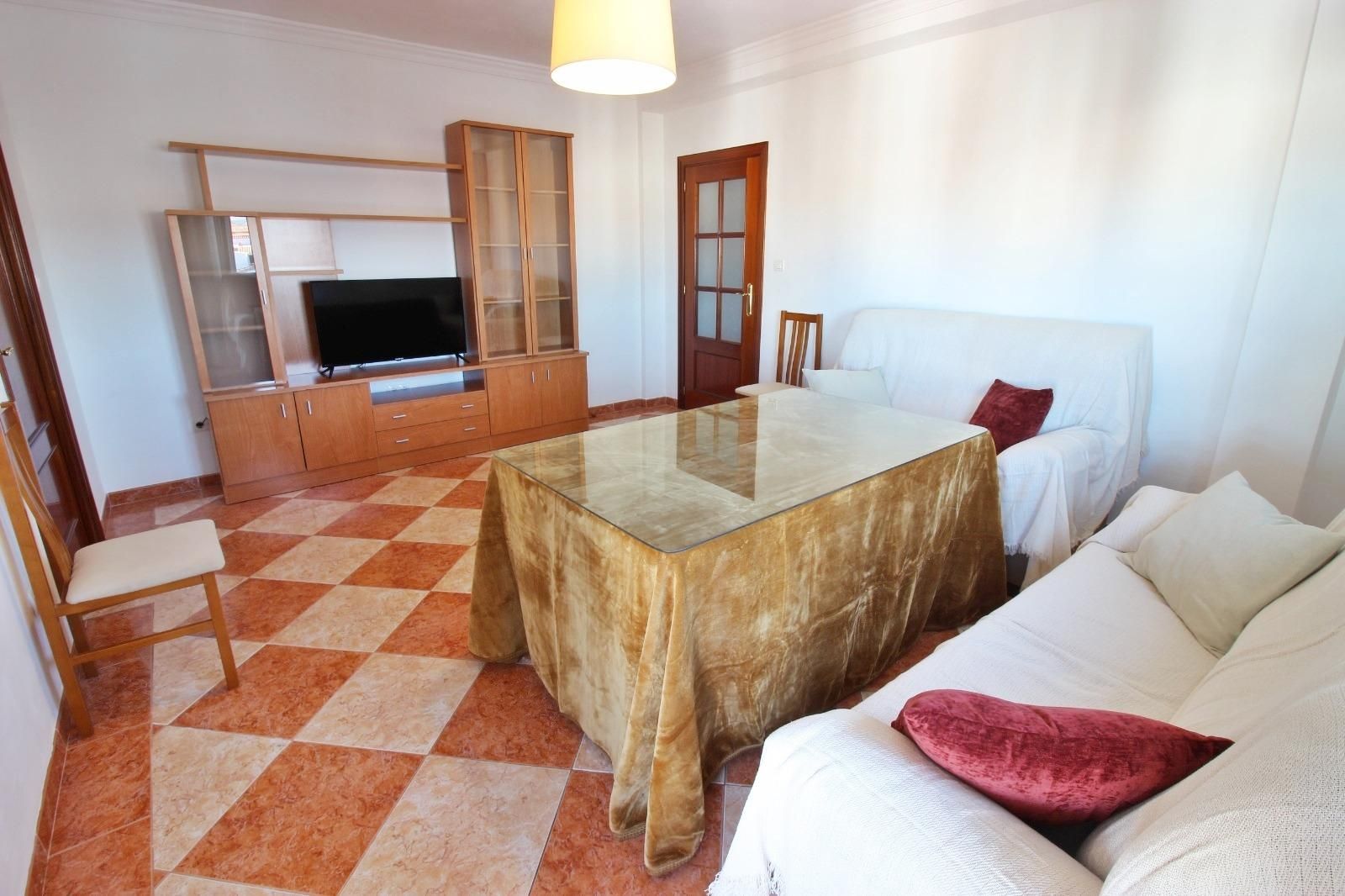 Sala d'estar de Pis de lloguer en Ronda amb Calefacció i Balcó