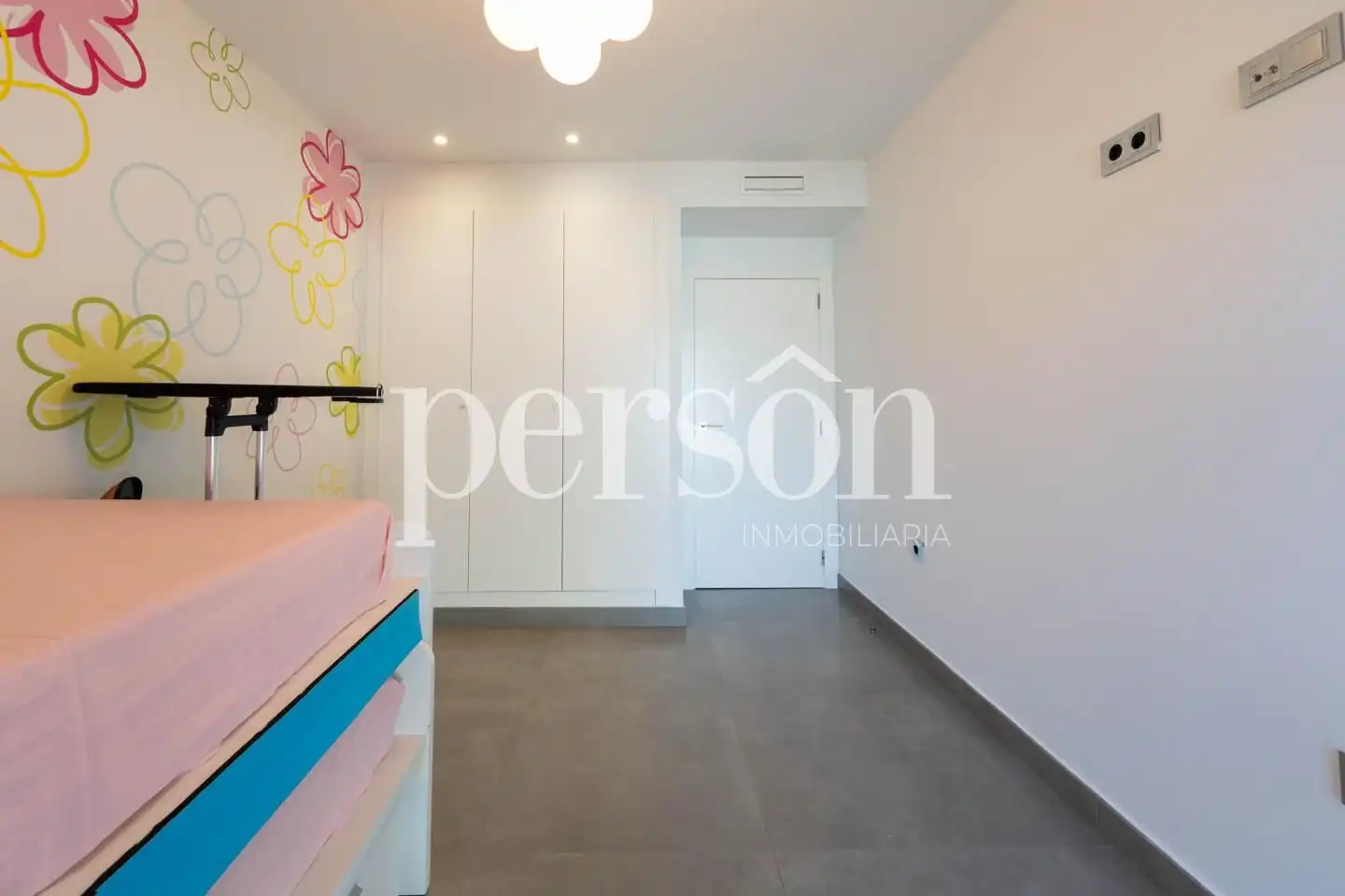 Habitación de Casa o chalet en venta en La Pobla de Vallbona con Aire acondicionado, Calefacción y Jardín privado