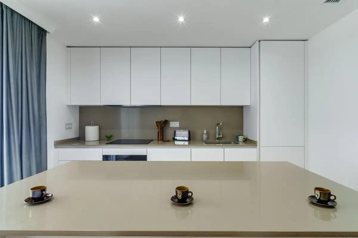 Cocina de Planta baja de alquiler en Estepona con Aire acondicionado, Terraza y Piscina comunitaria