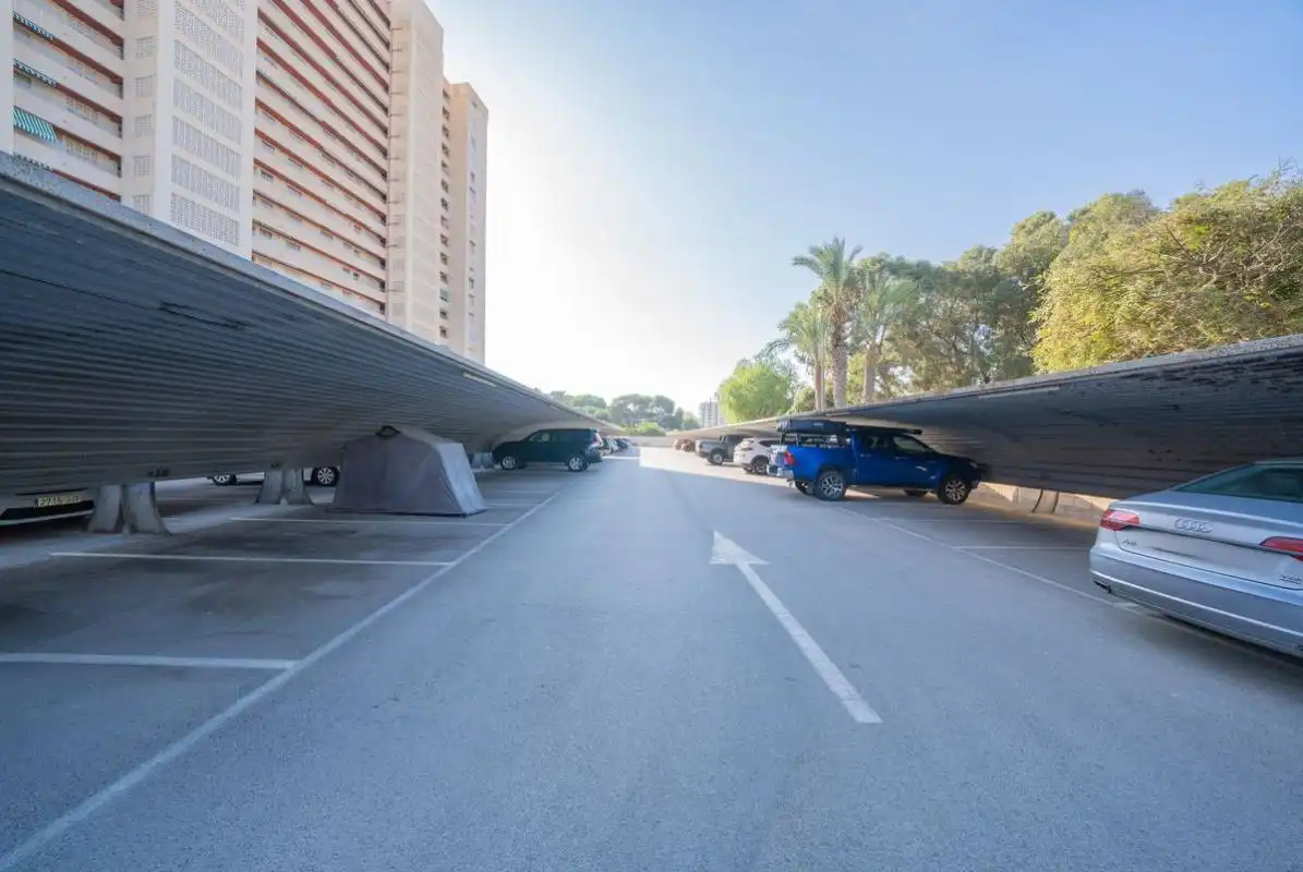 Parking de Piso en venta en El Campello con Calefacción, Jardín privado y Terraza