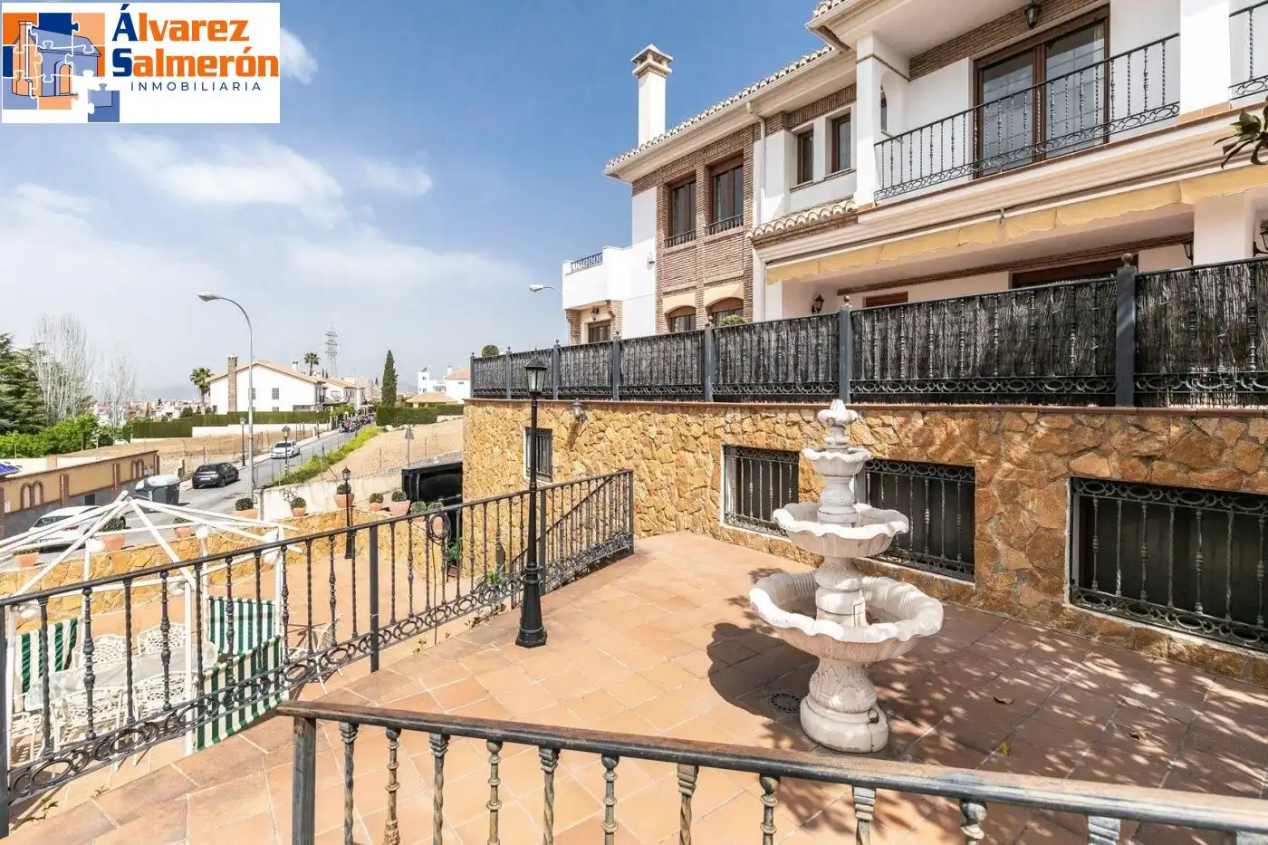 Casa o chalet en venta en Avenida LOAYSA, Huétor Vega