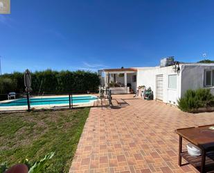 Piscina de Casa o xalet en venda en Pilas amb Aire condicionat, Terrassa i Piscina