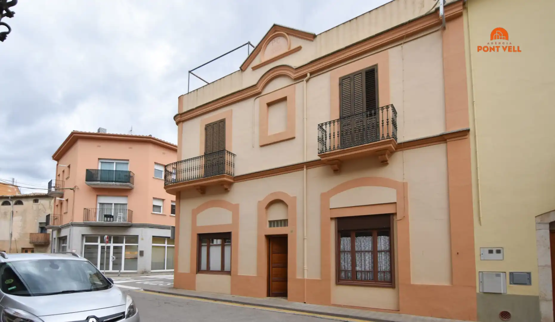 Adosado con terraza en venta en La Bisbal d'Empordà, imagen 2