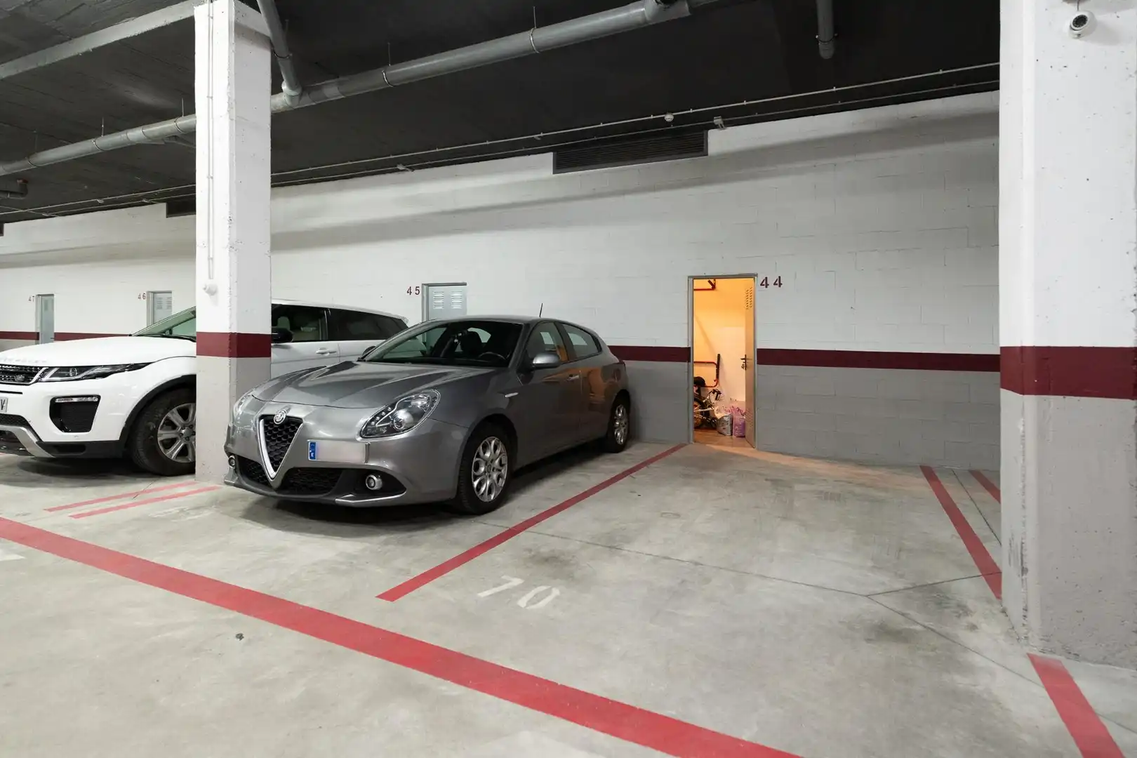 Parking de Ático en venta en Rincón de la Victoria con Terraza, Trastero y Piscina comunitaria