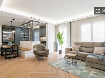 Flat with balcony to rent in Chamartín
