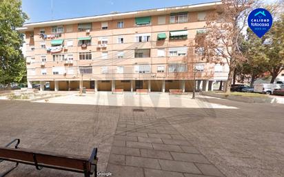 Vista exterior de Pis en venda en Alcalá de Henares amb Calefacció, Parquet i Terrassa