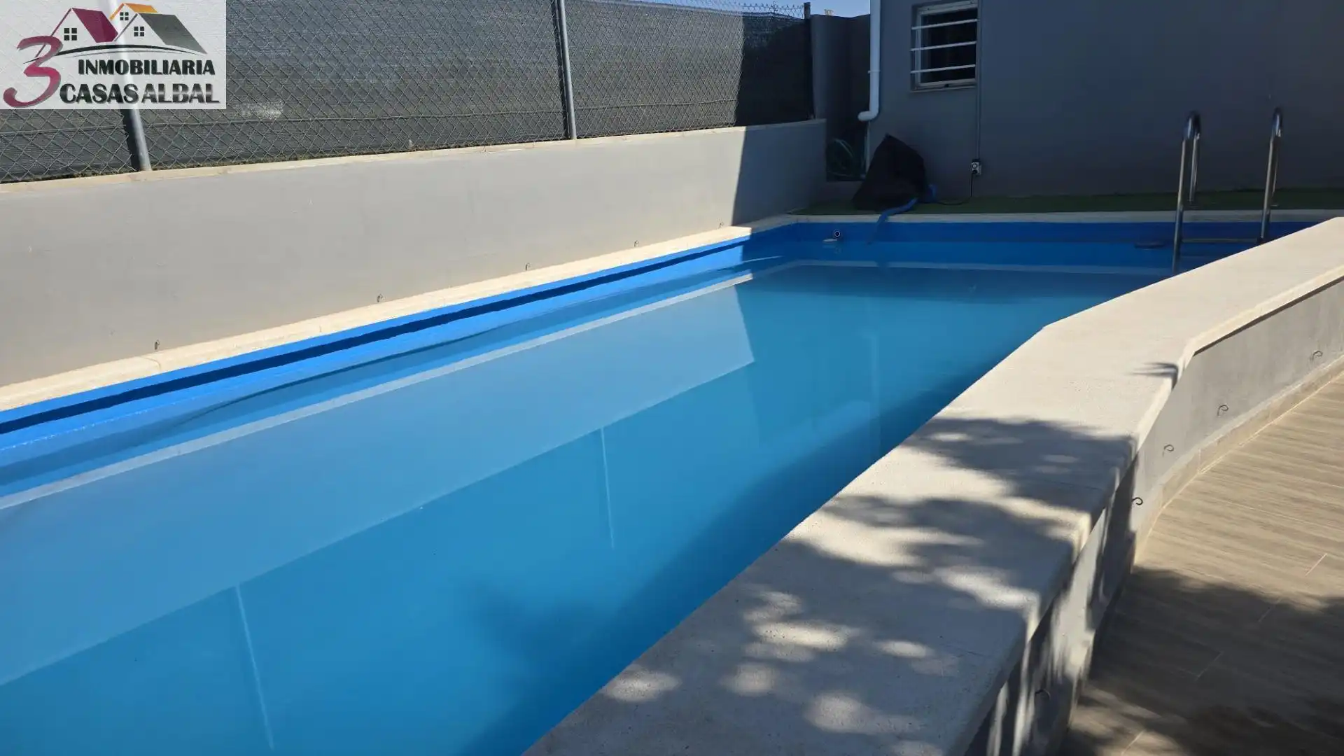 Swimming pool of Houses for sale in Paterna  with Swimming Pool