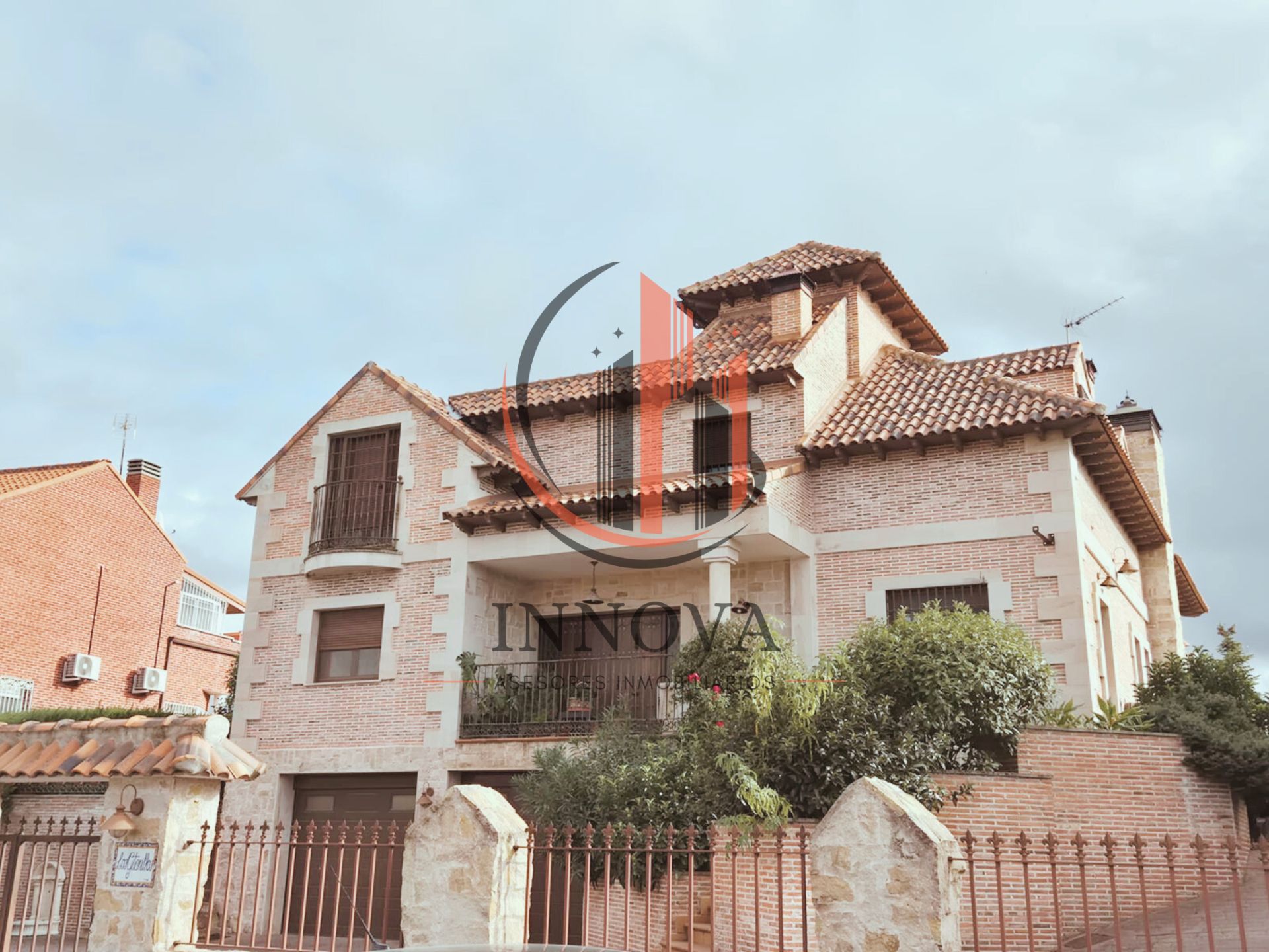 Vista exterior de Casa o xalet en venda en Campo Real amb Moblat