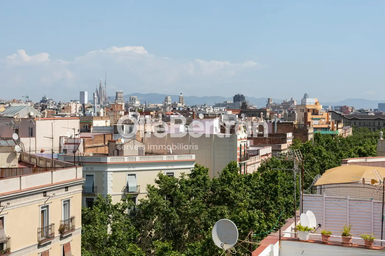 Vista exterior de Ático en venta en Barcelona con Calefacción y Terraza
