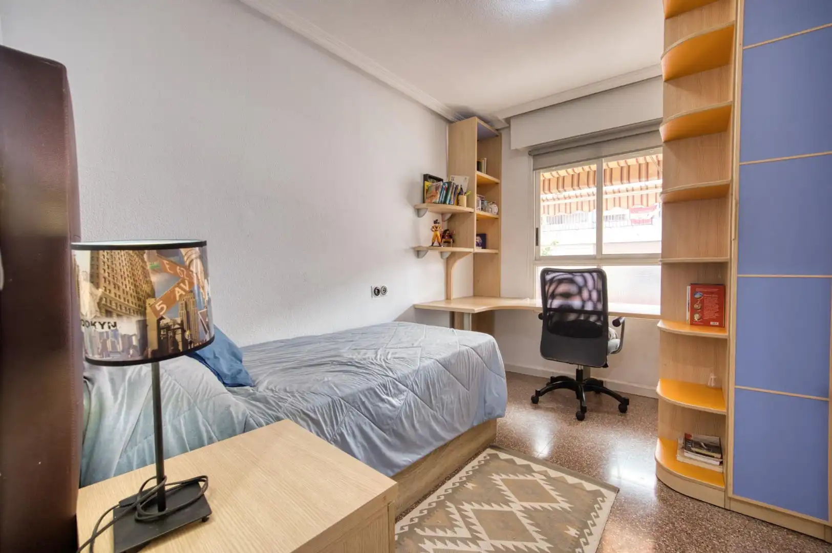 Schlafzimmer von Dachboden zum Verkauf in Alicante / Alacant mit Klimaanlage, Heizung und Terrasse