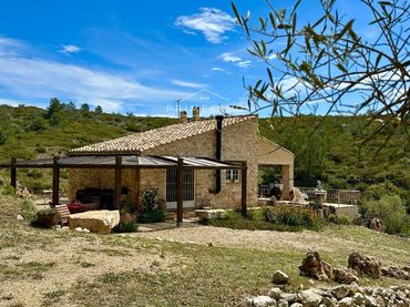 Casa rústica con balcón en venta en El Perelló