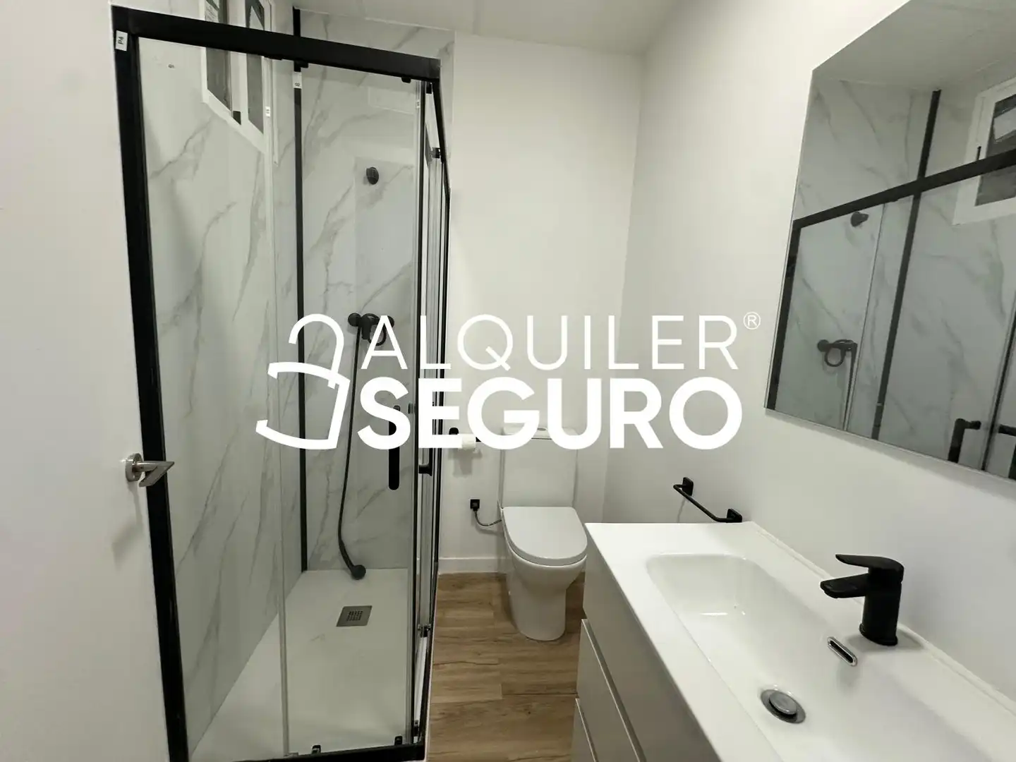 Bany de Pis de lloguer en Catarroja amb Aire condicionat, Terrassa i Traster