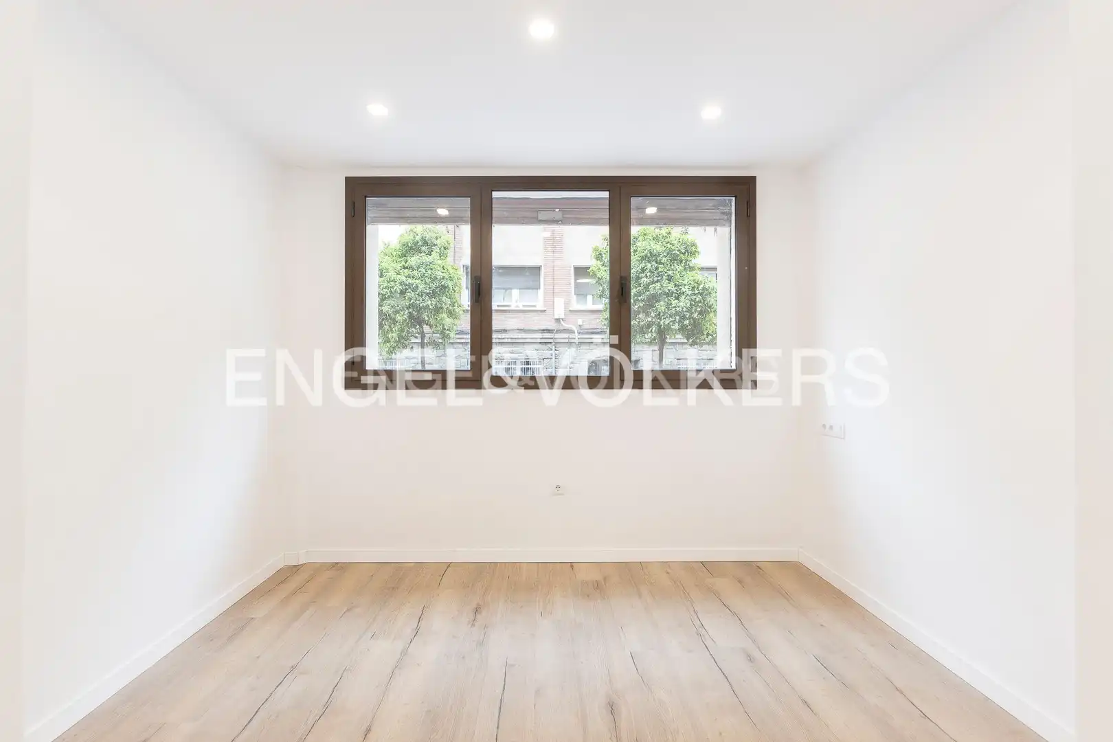 Flat for sale in Barcelona  with Air Conditioner, Heating and Parquet flooring