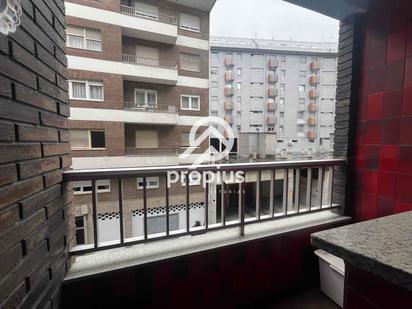 Exterior view of Flat for sale in Oviedo   with Terrace and Balcony