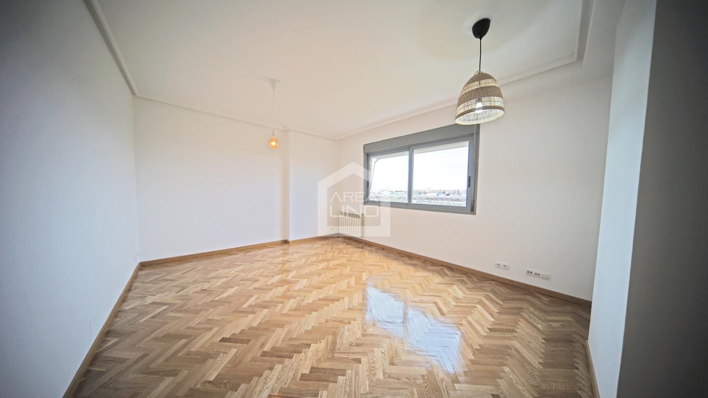 Sala d'estar de Pis de lloguer en Alcorcón amb Aire condicionat, Calefacció i Parquet