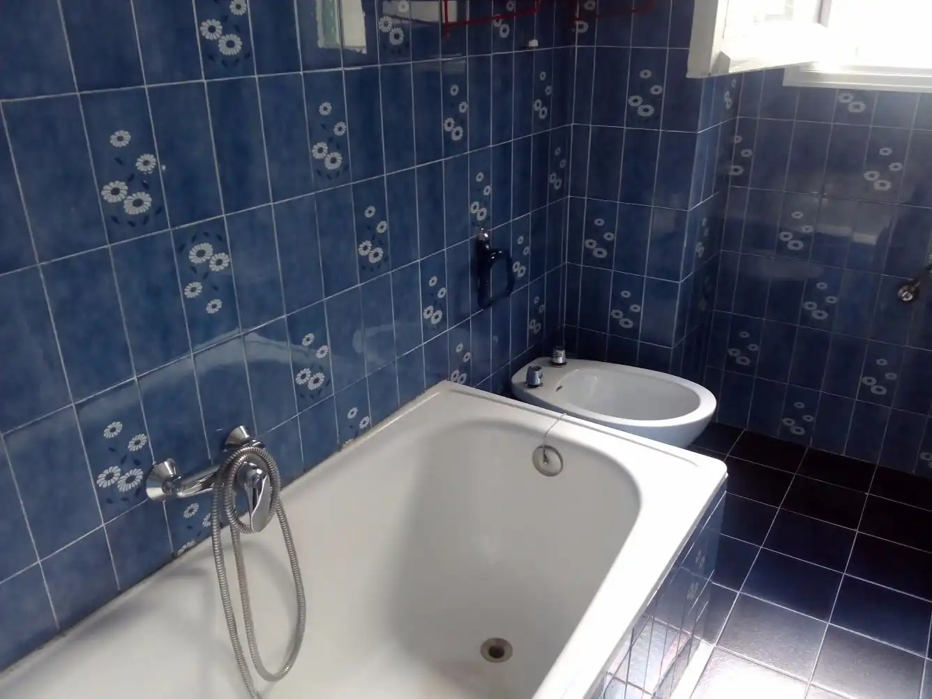 Baño de Piso de alquiler en Madrid con Calefacción, Parquet y Terraza