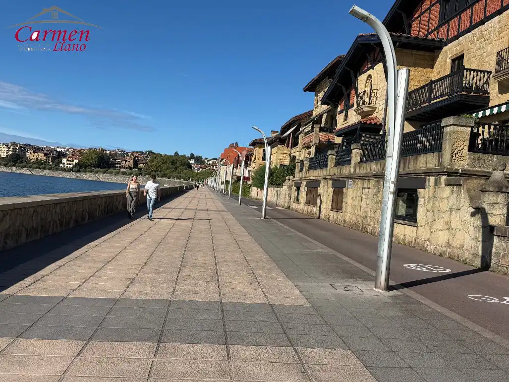 Vista exterior de Dúplex en venda en Getxo  amb Calefacció, Terrassa i Traster