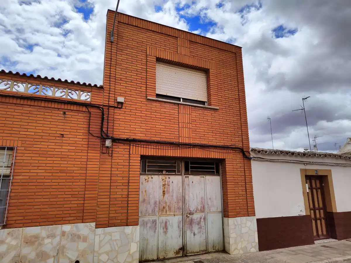 Nau industrial en venda a General Margallo
