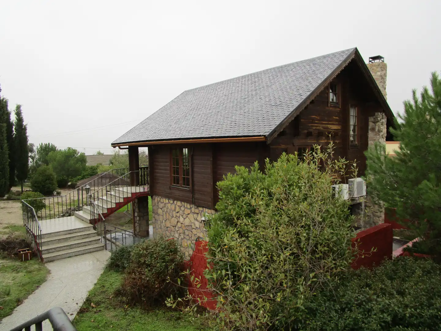 Vista exterior de Casa o xalet en venda en Valdemorillo amb Aire condicionat, Calefacció i Jardí privat