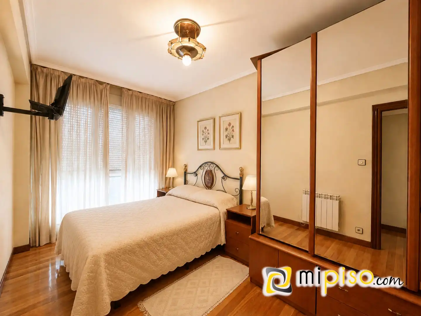 Schlafzimmer von Wohnung zum Verkauf in Laredo mit Balkon