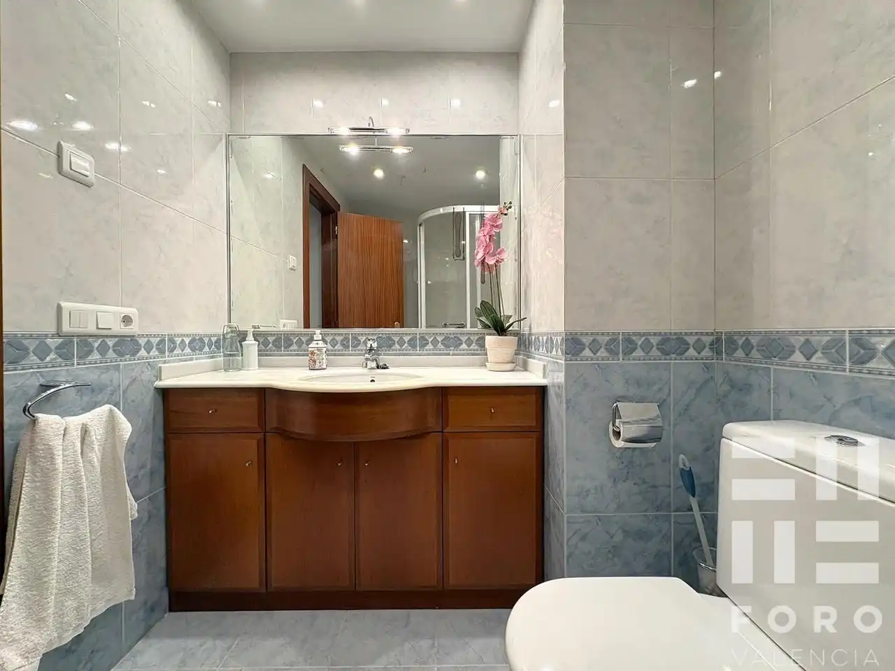 Baño de Piso en venta en Valencia con Aire acondicionado, Terraza y Balcón