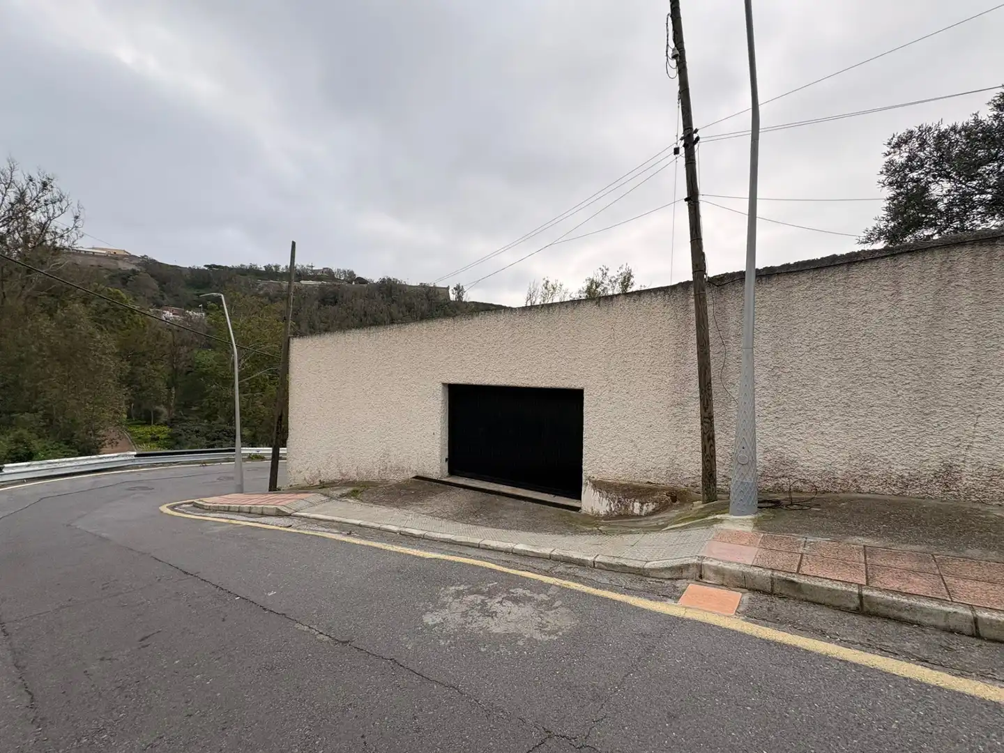 Vista exterior de Casa o xalet en venda en Ceuta amb Aire condicionat, Calefacció i Jardí privat