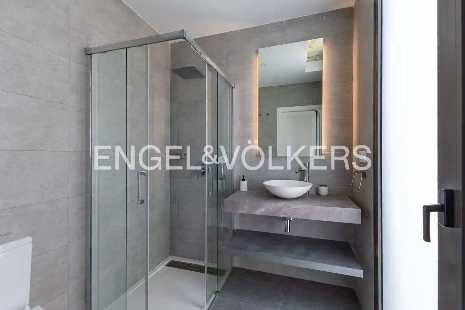 Baño de Casa o chalet en venta en L'Eliana con Aire acondicionado, Calefacción y Jardín privado