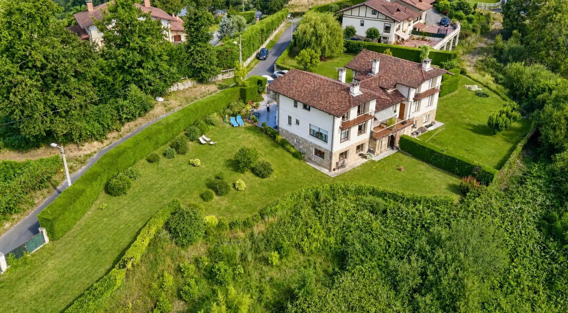 Vista exterior de Casa adosada en venta en Zalla  con Calefacción, Jardín privado y Terraza