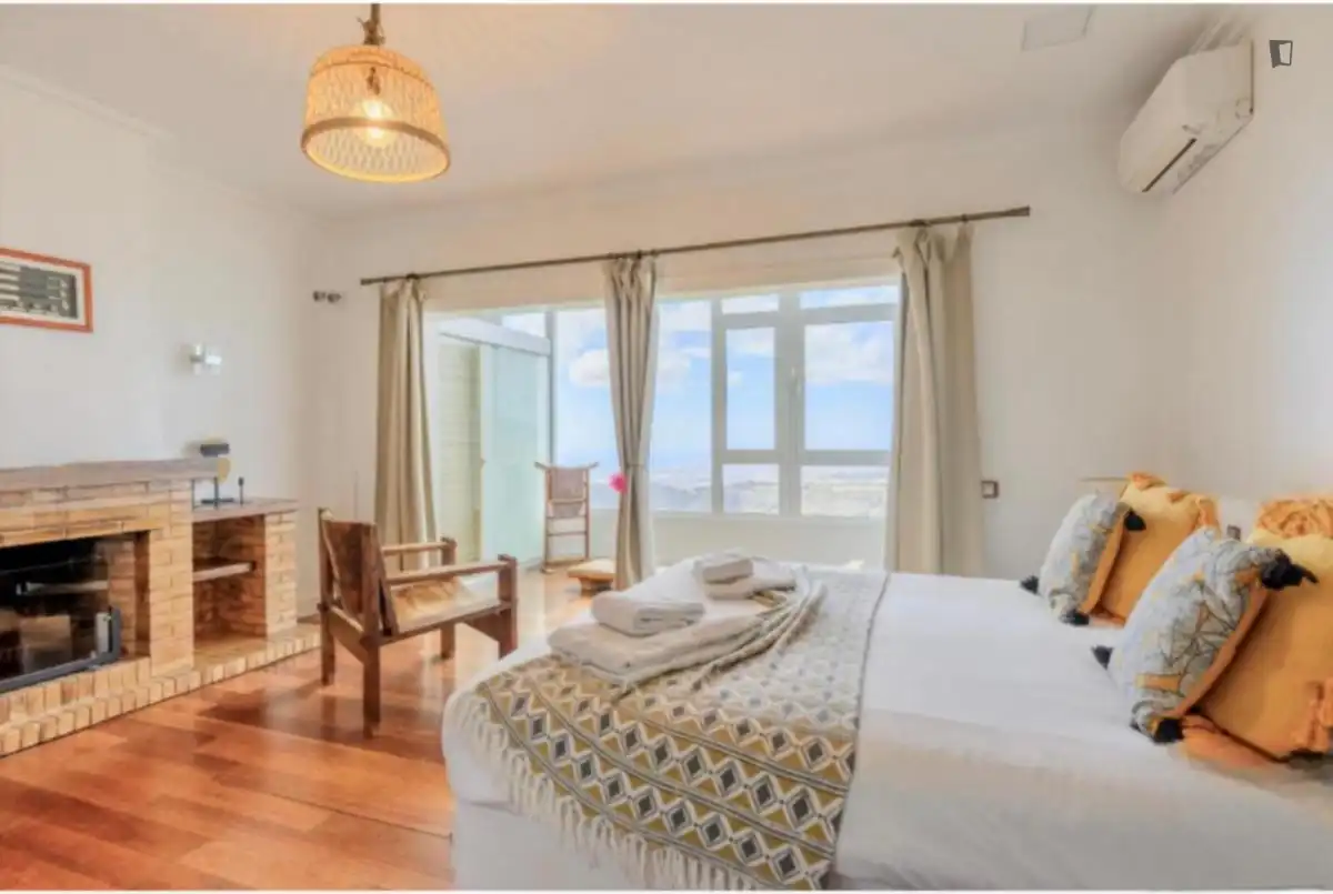 Dormitori de Casa o xalet per a compartir en Santa Brígida amb Aire condicionat, Moblat i Rentadora