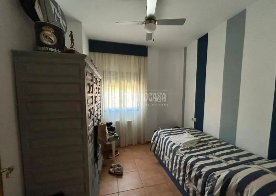 Habitación de Casa adosada en venta en Baeza con Aire acondicionado, Calefacción y Piscina